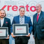 Laureaci gali "Kreator Budownictwa 2015" prezentujący otrzymane certyfikaty.